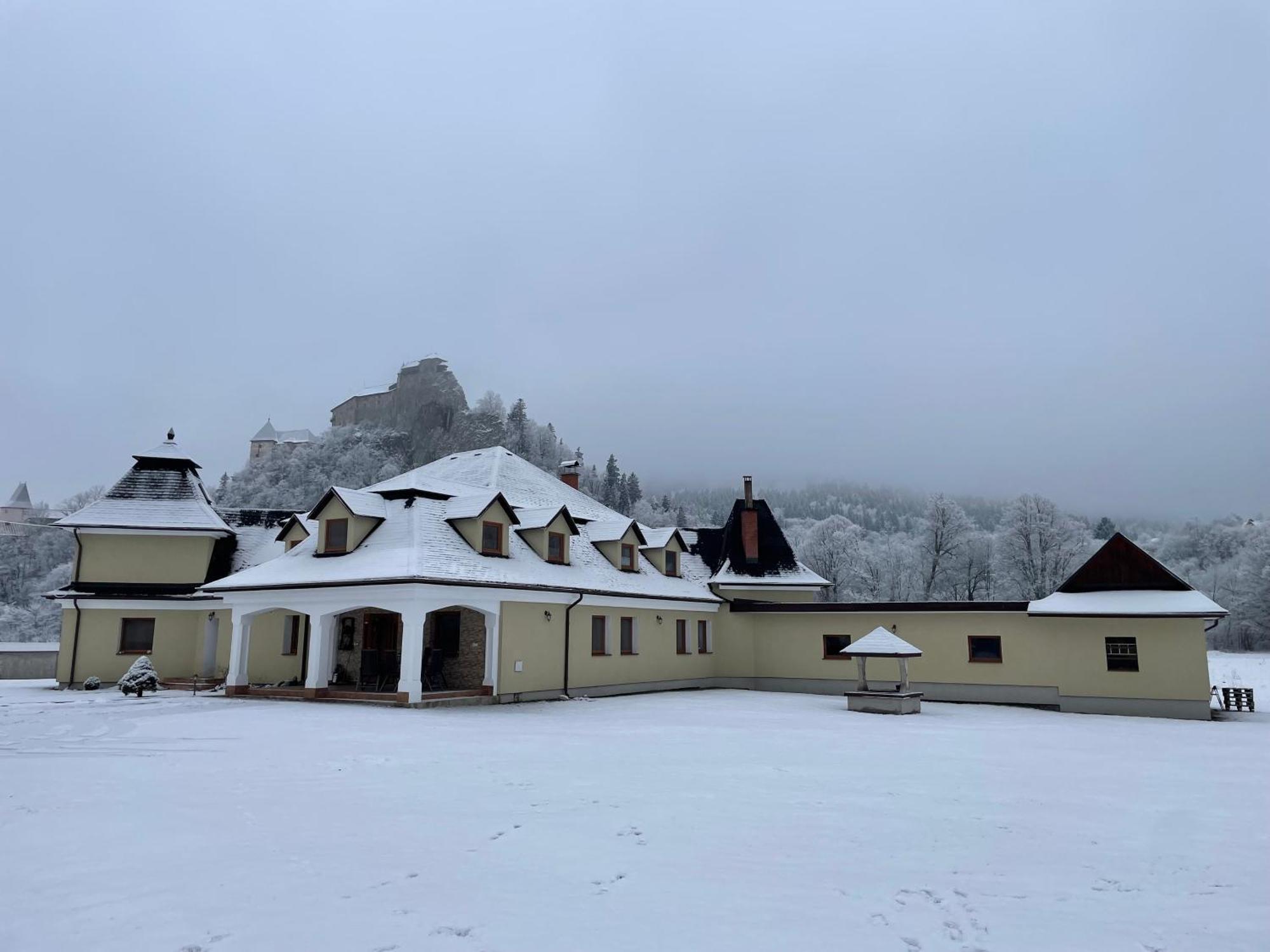 Penzion U Dvoch Levov Oravsky Podzamok Dış mekan fotoğraf