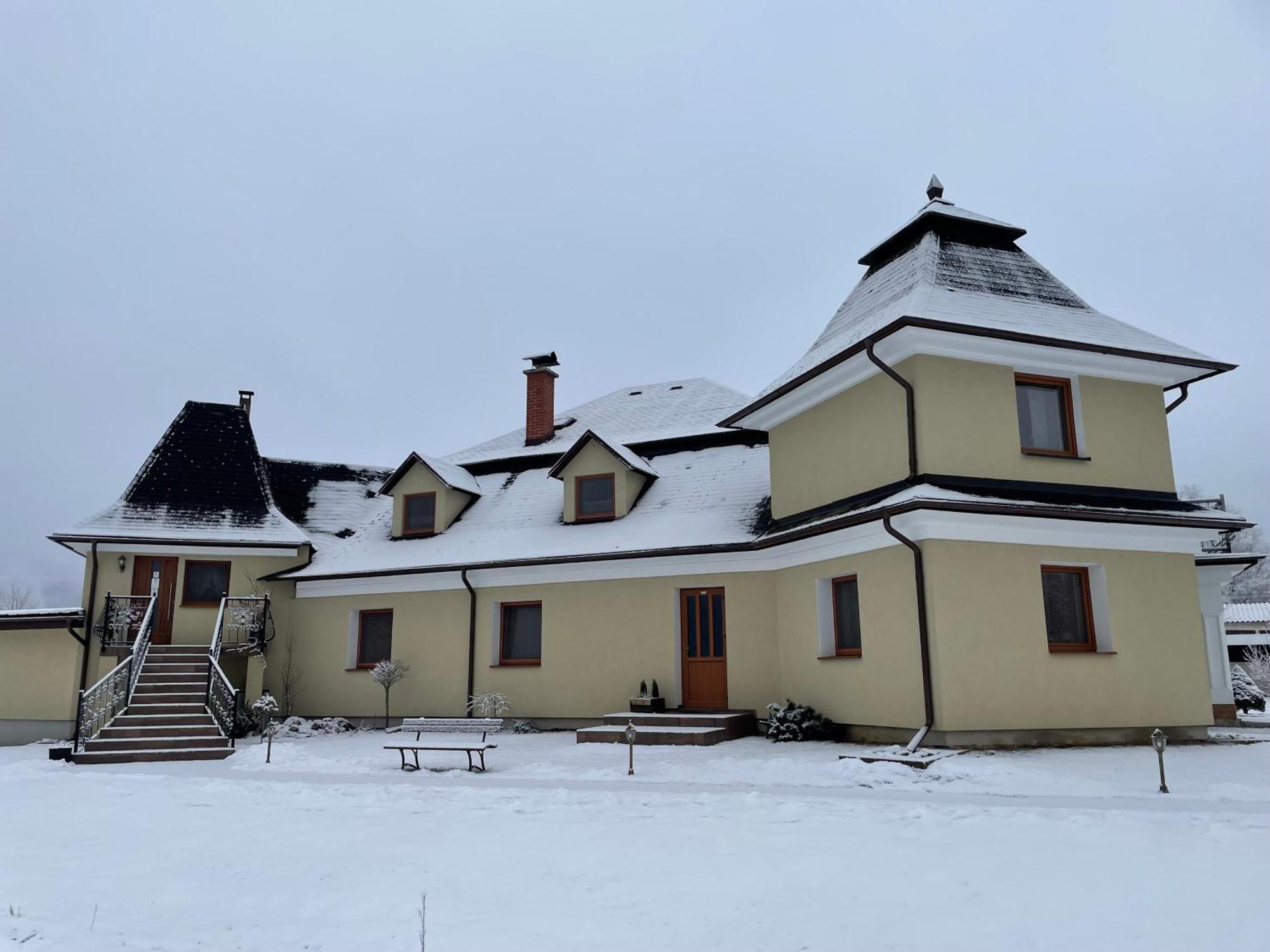 Penzion U Dvoch Levov Oravsky Podzamok Dış mekan fotoğraf